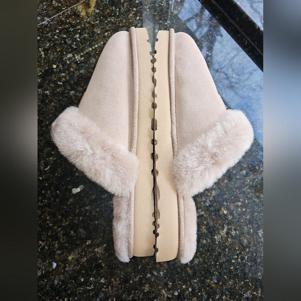 UGG Women's Cozy Tan Slippers Sz 12 - Picture 5 of 11